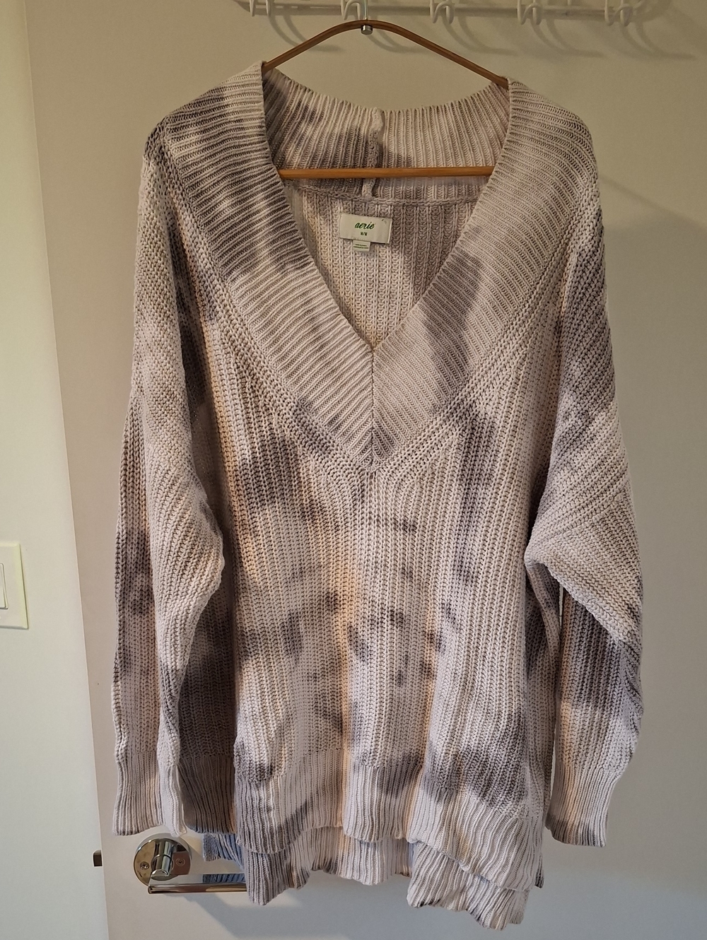 aerie 100% Cotton Gray & White Tie-dye Oversized/Slouchy V-neck Sweater (Size M)